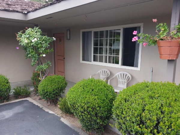 Lone Oak Lodge image 29