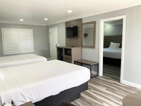 Lone Oak Lodge image 31