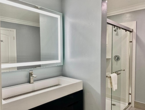 Lone Oak Lodge image 46